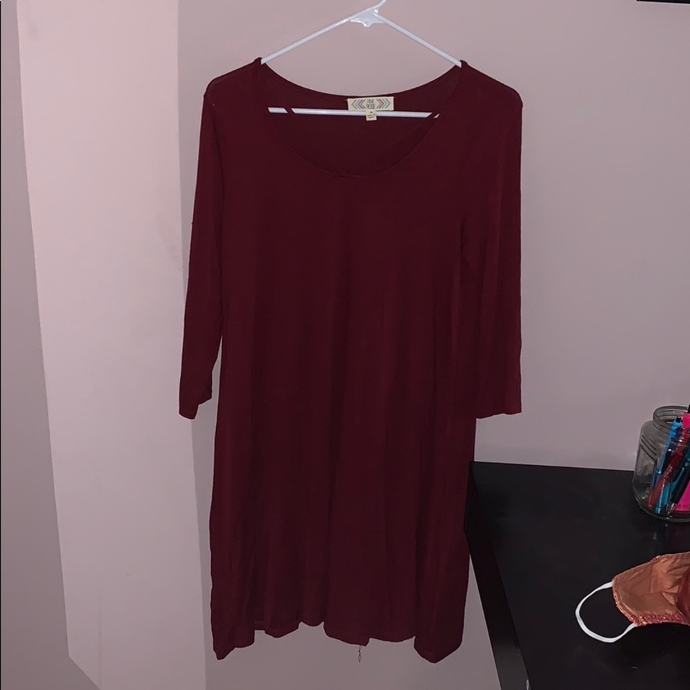 women’s maroon dress with 3/4 length sleeves